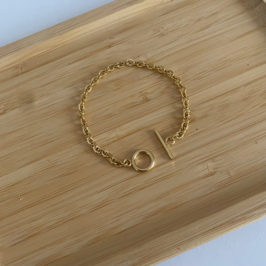 Gold T-Bar Chain Bracelet!