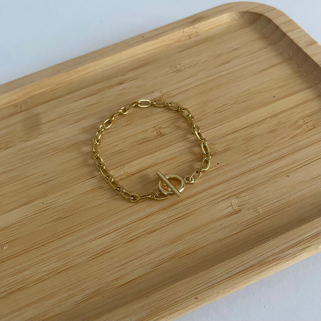 Gold T-Bar Chain Bracelet!