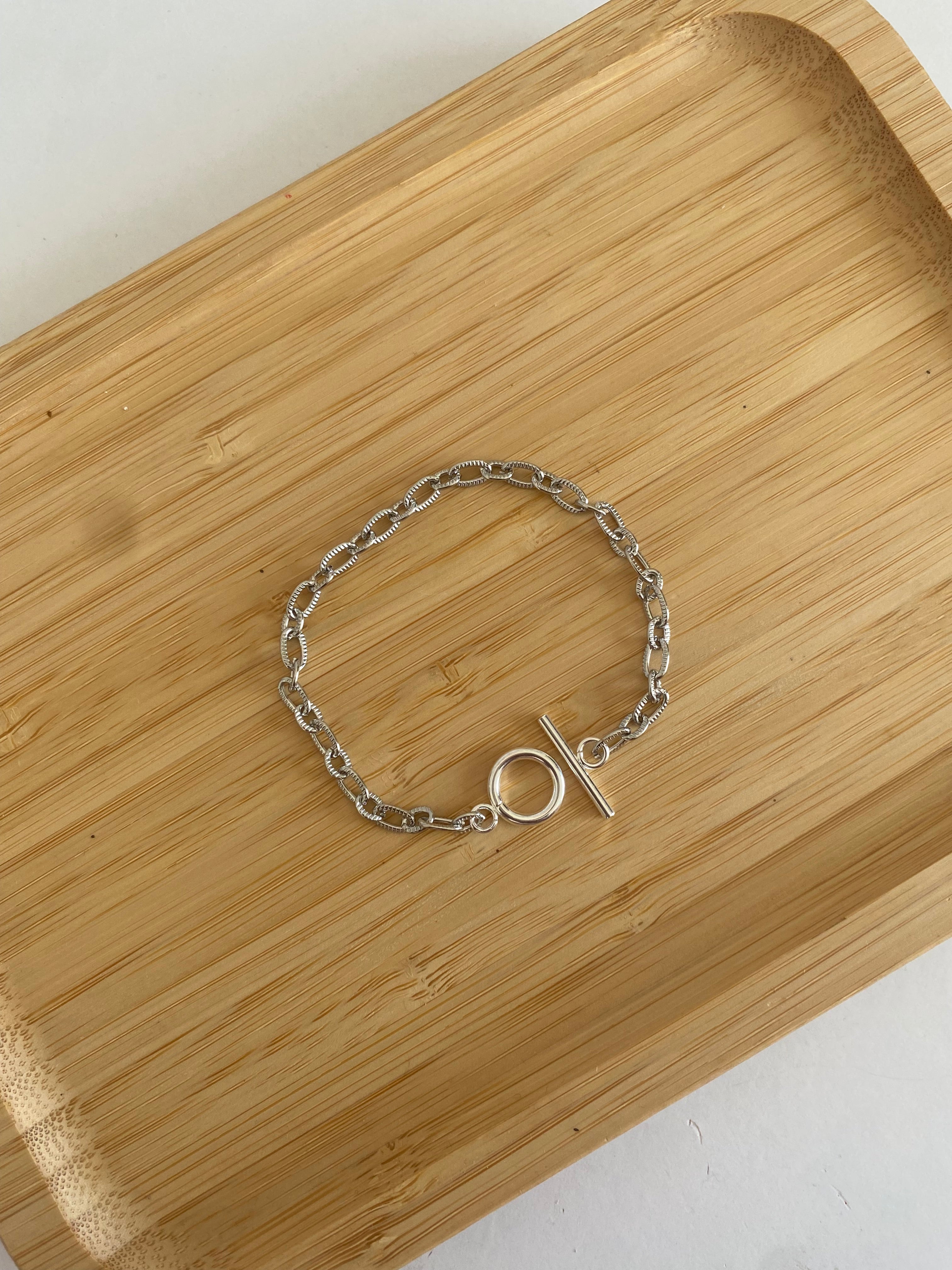 Silver T-Bar Chain Bracelet!