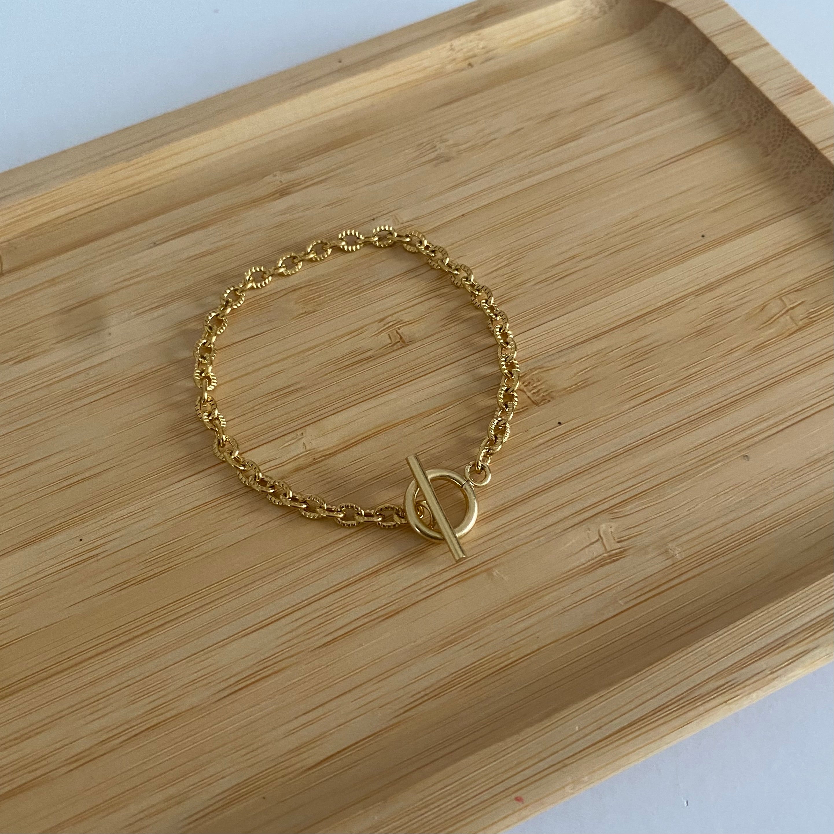 Gold T-Bar Chain Bracelet!
