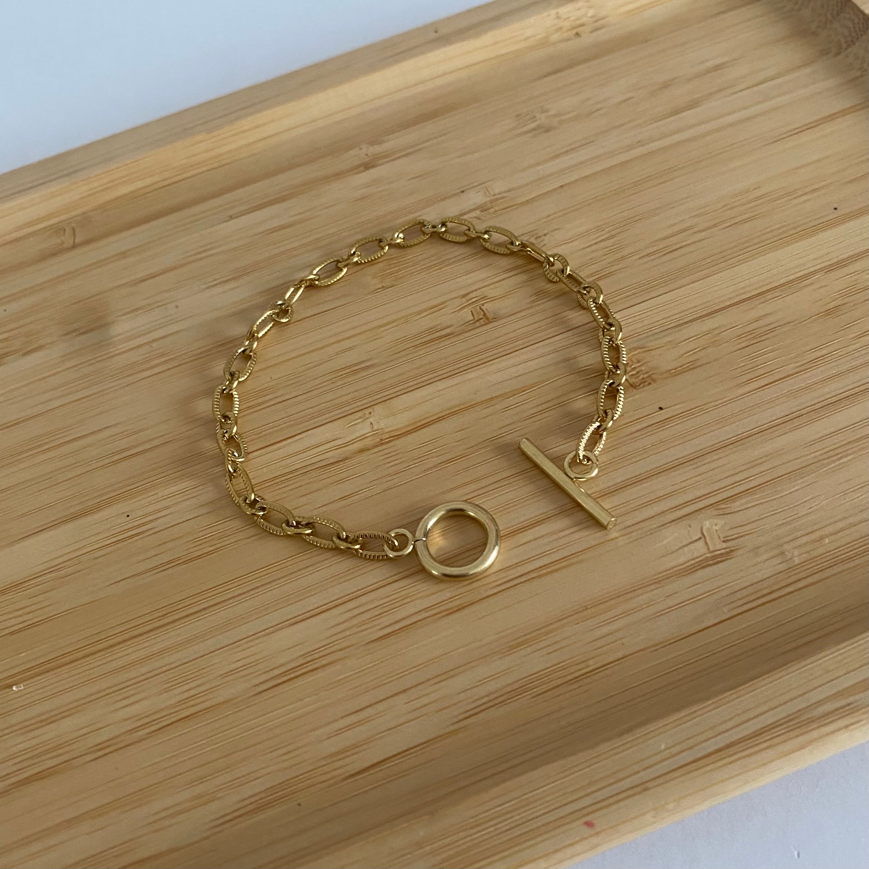 Gold T-Bar Chain Bracelet!