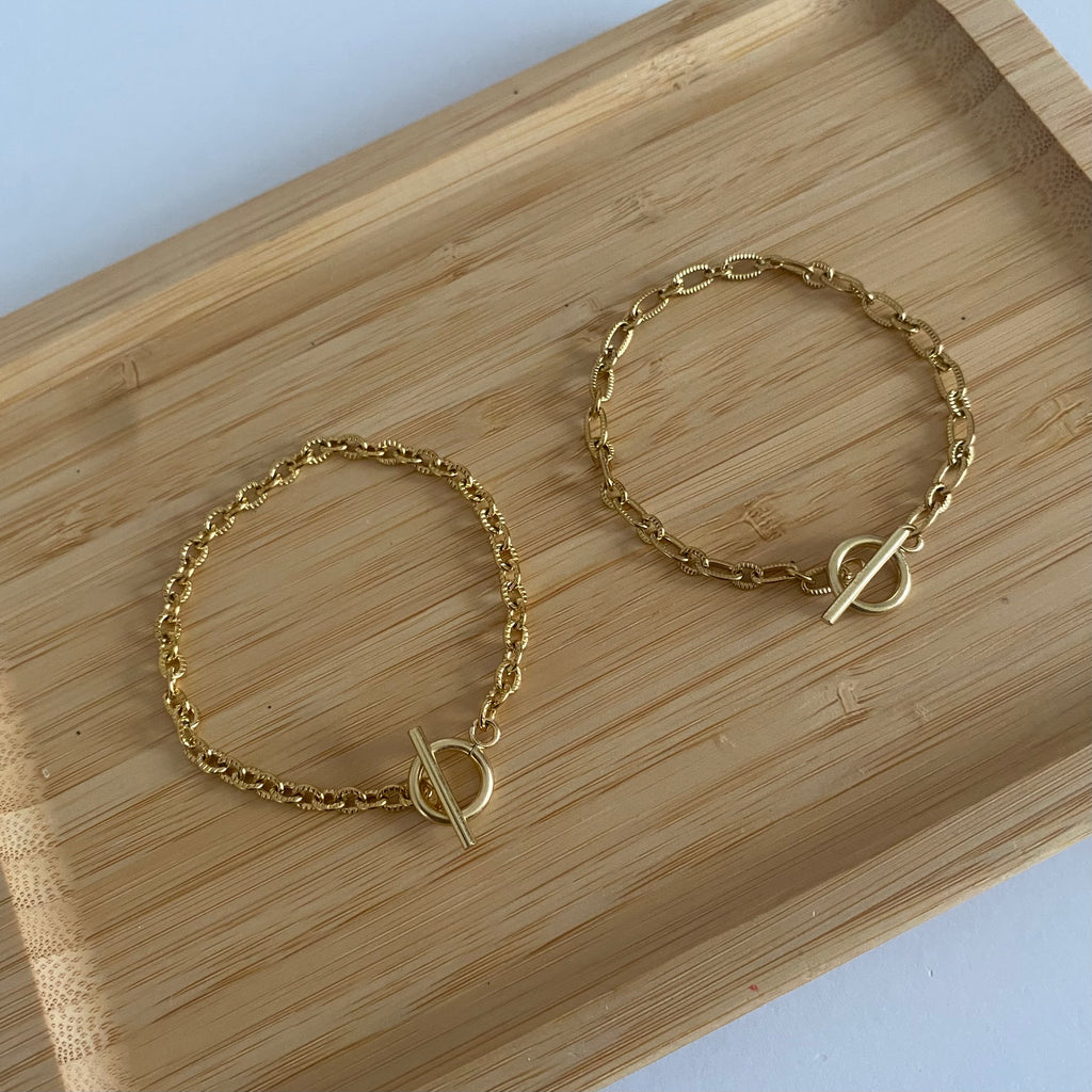 Gold T-Bar Chain Bracelet!